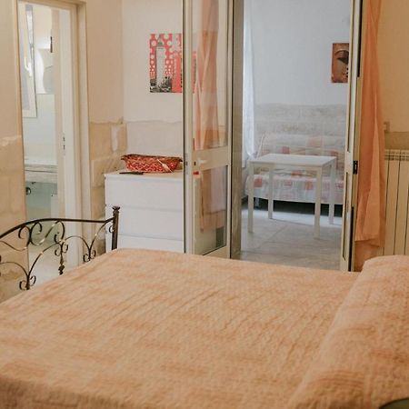 Le Camporelle In Citta Bed & Breakfast Lecce Dış mekan fotoğraf