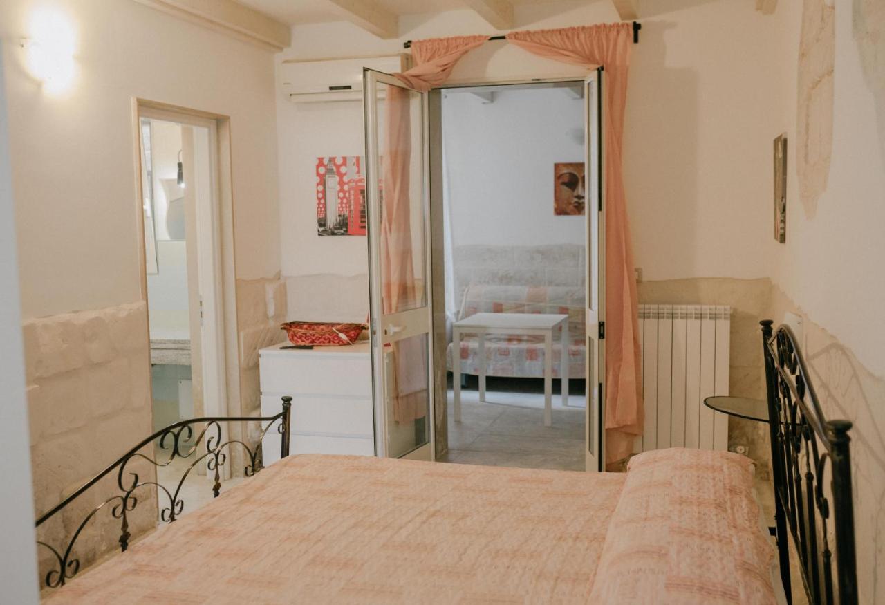 Le Camporelle In Citta Bed & Breakfast Lecce Dış mekan fotoğraf