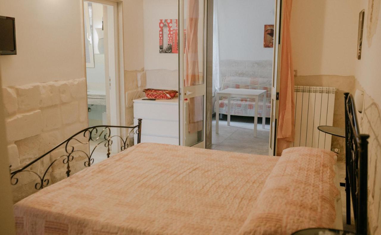 Le Camporelle In Citta Bed & Breakfast Lecce Dış mekan fotoğraf